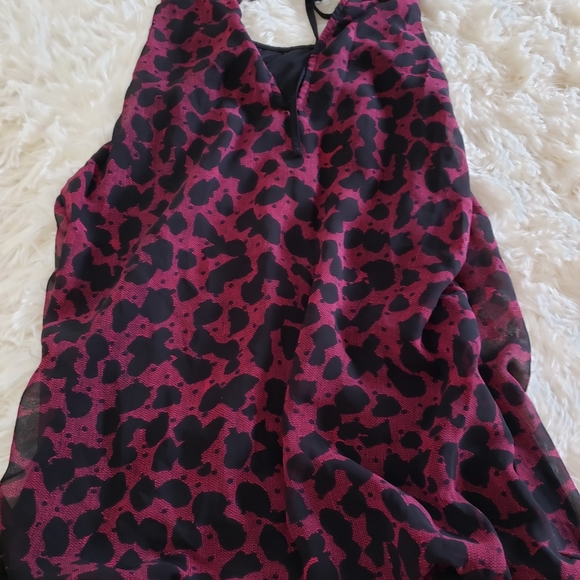 Cute Sleeveless Tank Top - Picture 2 of 2